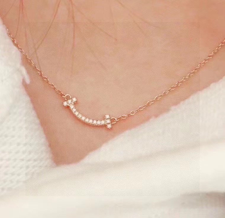 18K Tiffany Small Diamond Pendant Necklace